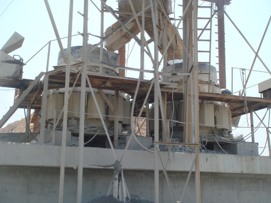 Πέτρινος υδραυλικός θραυστήρας 50000kgs εύκολο Maintaince κώνων λατομείων 250Tph
